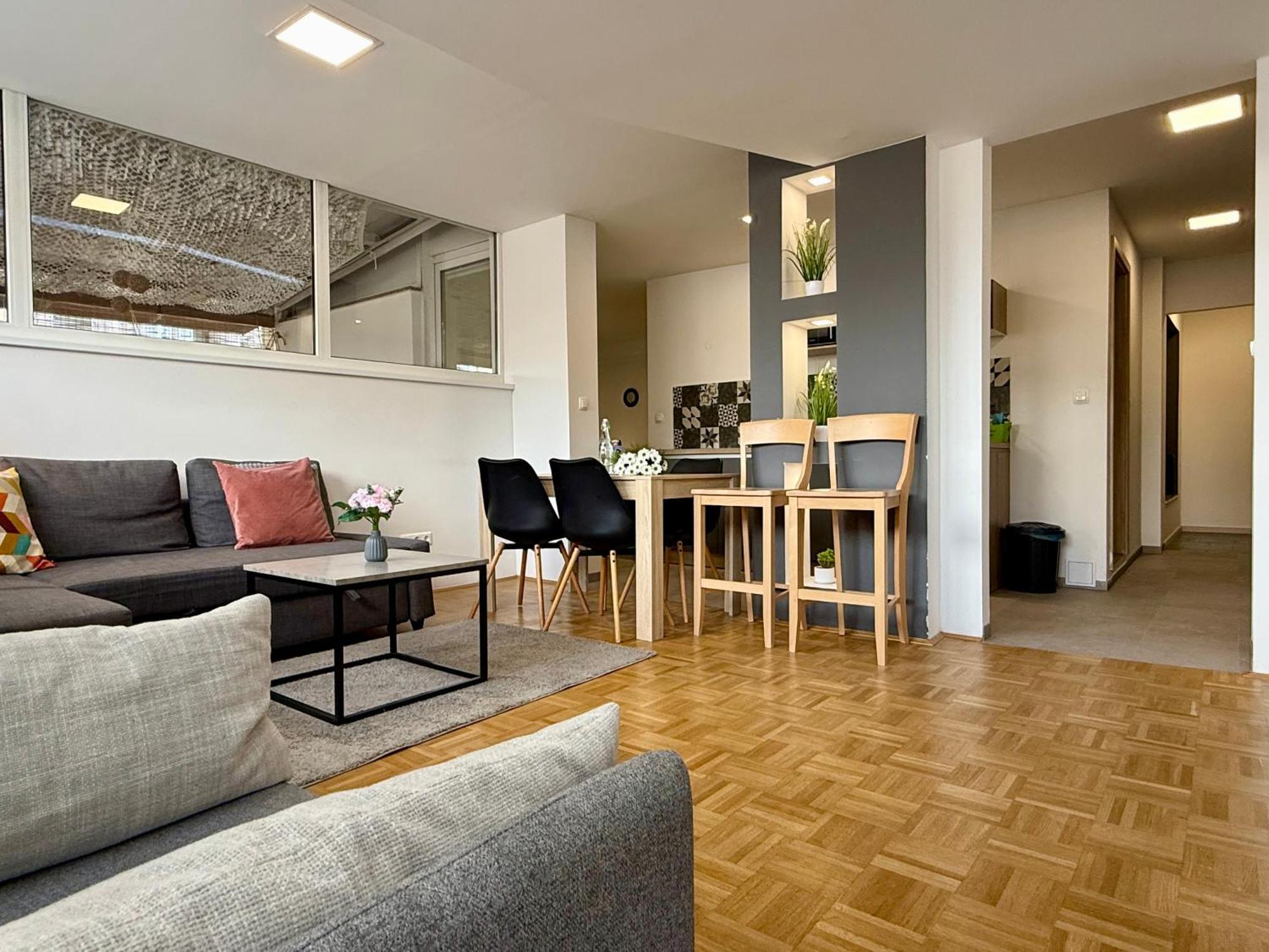 Apartments Park Siska Ljubljana Exteriör bild